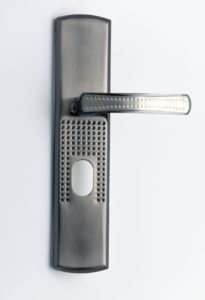 Hisec kilincs vilagito