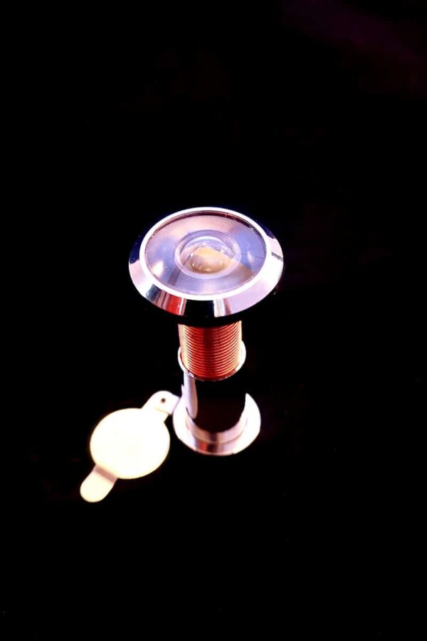 hisec-ajto-kitekinto-halszem-optikaval