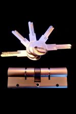 hisec-zarbetet-kulcsokkal-02