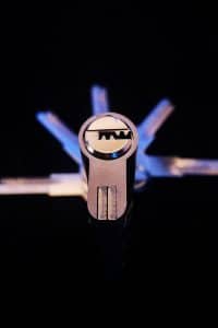 hisec-zarbetet-kulcsokkal-03