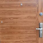 Aranytölgy Modern selyemfényű acél HiSec biztonsági bejárati ajtó