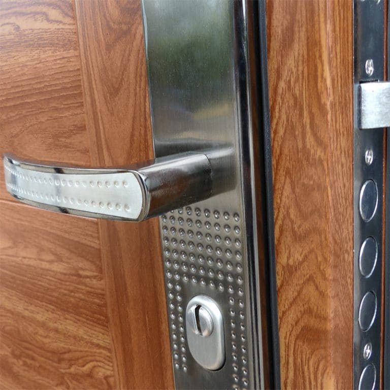 Aranytölgy Modern selyemfényű acél HiSec biztonsági bejárati ajtó